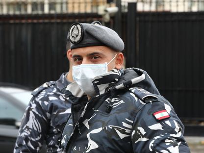 أحد عناصر الشرطة اللبنانية - AFP
