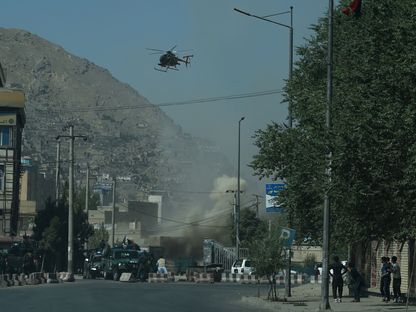 غارة جوية لطائرة عسكرية أفغانية خلال اشتباكات مع مسلحين في كابول - 21 أغسطس 2018 - AFP