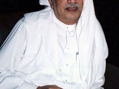 الفنان السعودي طارق عبد الحكيم 