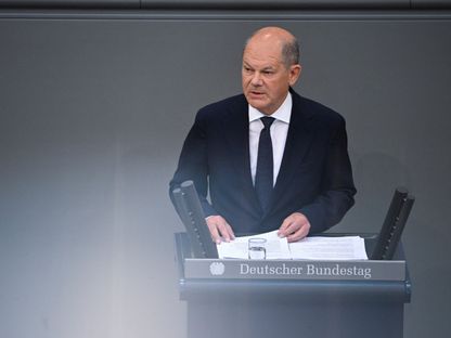 المستشار الألماني أولاف شولتز خلال خطاب أمام 'البوندستاج' في برلين بشأن القضايا الأمنية التي تواجه ألمانيا.  6 يونيو 2024 - Reuters