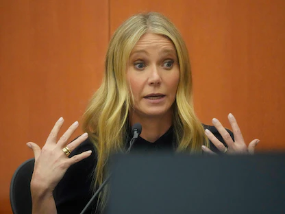 الممثلة الأميركية جوينيث بالترو تدلي بشهادتها خلال محاكمتها في يوتا بالولايات المتحدة. 24 مارس 2023 - AFP