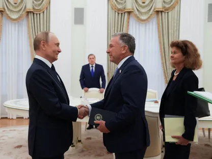 الرئيس الروسي فلاديمير بوتين يستقبل المبعوث الأميركي ستيف ويتكوف في الكرملين. 6 أغسطس 2025 - Reuters