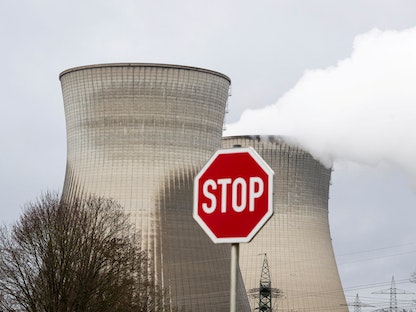 منظر عام لمحطة الطاقة النووية في جوندرمينجين المقرر إغلاق وحدتها الأخيرة. ألمانيا، 29 ديسمبر 2021. - REUTERS