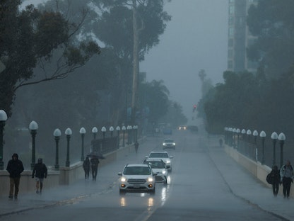 تساقط الأمطار بمدينة سان دييجو بولاية كاليفورنيا الأميركية- 12 ديسمبر 2022 - REUTERS