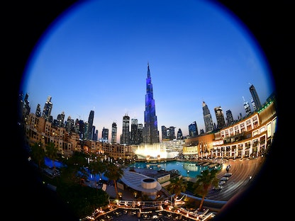 مشهد عام لمدينة دبي يتوسطه برج خليفة - AFP