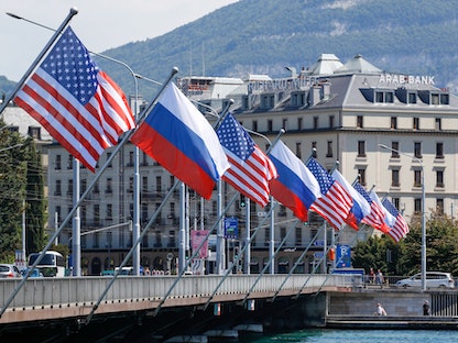 علما روسيا والولايات المتحدة في جنيف - Bloomberg
