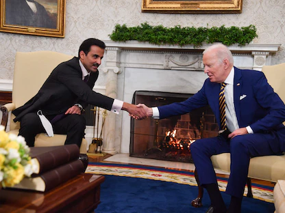 جانب من لقاء الرئيس الأميركي جو بايدن مع أمير قطر الشيخ تميم بن حمد، في البيت الأبيض - 31 يناير 2022 - AFP