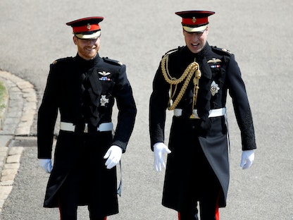 الأميران الشقيقان ويليام وهاري بالزي العسكري في لندن - REUTERS