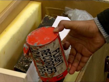 الصندوق الأسود للطائرة.. أسرار جهاز لا لونه أسود ولا هو صندوق واحد