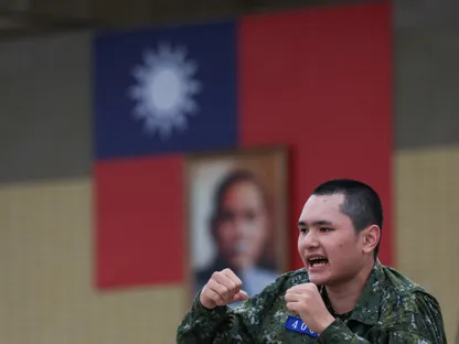 جندي تايواني خلال تدريبات عسكرية في قاعدة بمدينة هسينتشو، تايوان. 6 فبراير 2024 - Reuters