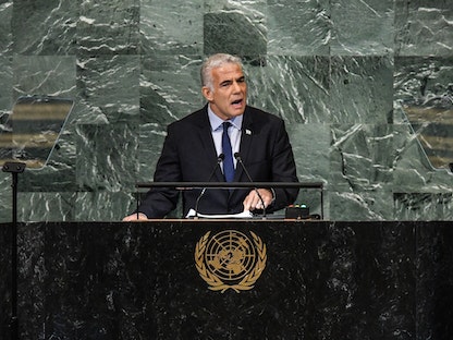 رئيس الوزراء الإسرائيلي يائير لبيد خلال خطابه أمام الجمعية العامة للأمم المتحدة في نيويورك. 22 سبتمبر 2022 - AFP
