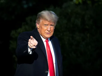 ترمب يلمّح لضرب منشآت إيران النووية إن اقتضى الأمر