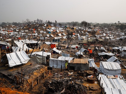 مشهد عام لمخيم الروهينجا للاجئين كما بدا بعد يومين من اندلاع حريق هائل دمر آلاف الملاجئ. كوكس بازار، بنجلاديش - 24 مارس 2021 - REUTERS