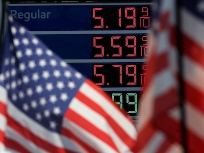 ارتفاع كبير لأسعار البنزين في الولايات المتحدة - نيو جيرسي - 14 يونيو 2022 - REUTERS