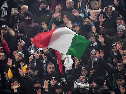 جانب من الجمهور في مباراة بولونيا ويوفنتوس في الدوري الإيطالي - 18 ديسمبر 2021 - REUTERS