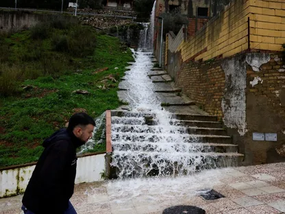 الجليد الأسود يغلق مطار برلين وإجلاء الآلاف بإسبانيا بسبب "قطار عواصف"