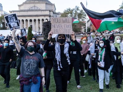 طلاب في جامعة كولومبيا بمدينة نيويورك يشاركون في فعالية لدعم فلسطين. 12 أكتوبر 2023 - Reuters - Reuters
