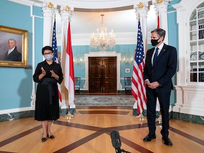 وزير الخارجية الأميركي أنتوني بلينكن مع وزيرة الخارجية الإندونيسية ريتنو مارسوديفي مبنى وزارة الخارجية الأميركية بواشنطن- 3 أغسطس 2021 - REUTERS