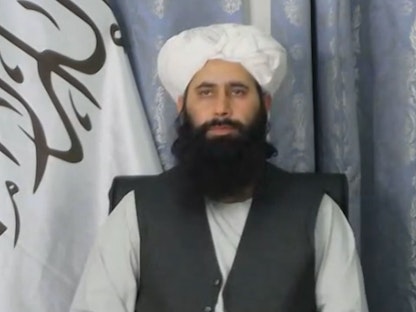 محمد نعيم المتحدث باسم المكتب السياسي لحركة طالبان الأفغانية - الشرق