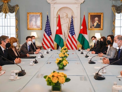 وزير الخارجية الأميركي أنتوني بلينكن يلتقي نظيره الأردني أيمن الصفدي في واشنطن، في 13 يناير 2022 - AFP