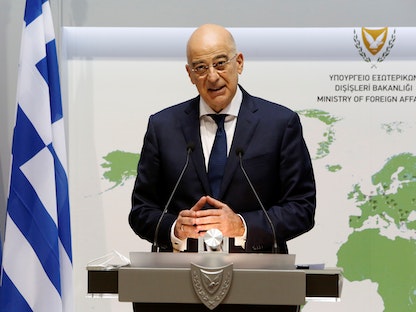وزير الخارجية اليوناني نيكوس ديندياس  - REUTERS