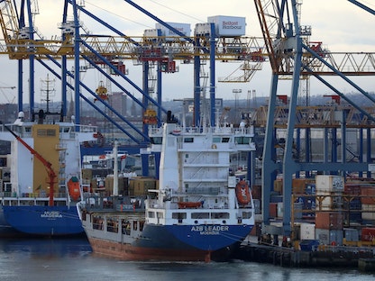 سفن شحن في ميناء بلفاست بإيرلندا الشمالية - 2 يناير 2021 - REUTERS