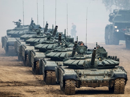 دبابات قتال روسية خلال تدريبات خارج موسكو، 24 أغسطس 2021 - REUTERS