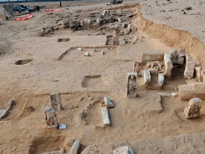 مصر.. الكشف عن شواهد قبور وتوابيت أثرية بمنطقة تل الدير في دمياط