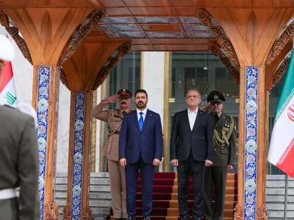 من واشنطن إلى طهران.. هل حمل رئيس وزراء العراق رسائل بين الخصمين؟