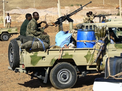 عناصر من قوات الدعم السريع السودانية خلال دوريات على الحدود مع إثيوبيا - 2017 - AFP
