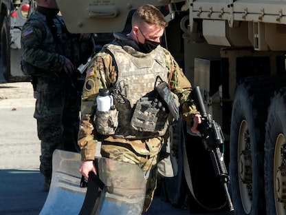 أحد عناصر الجيش الأميركي في ويسكونسين - REUTERS