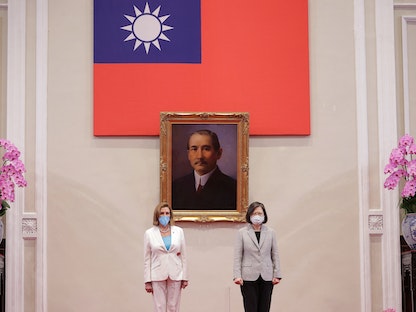 رئيسة مجلس النواب الأميركي نانسي بيلوسي تلتقي رئيسة تايوان تساي إنغ ون - 3 أغسطس 2022 - VIA REUTERS