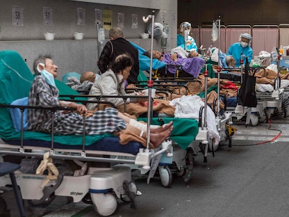 مستشفى الأميرة مارجريت في هونج كونج التي تواجه أسوأ موجة من انتشار فيروس كورونا المستجد ونقصاً في الأدوية والأسرّة- 11 مارس 2022 - AFP