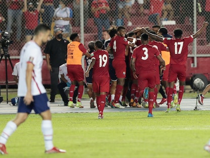 لاعبو بنما يحتفلون بعد الفوز التاريخي على أميركا - REUTERS