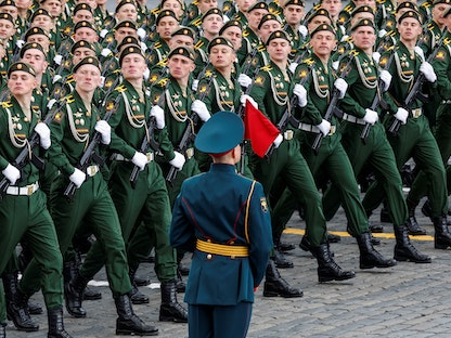 عرض عسكري للقوات المسلحة الروسية في الميدان الأحمر وسط موسكو - 9 مايو 2022 - REUTERS