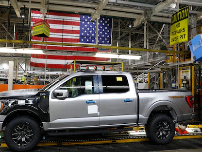 فورد تخفض إنتاجها في أميركا الشمالية بسبب نقص أشباه الموصلات