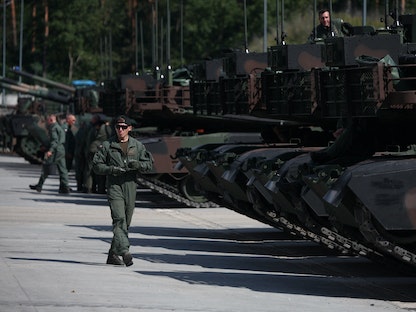 جانب من استعدادات الجيش البولندي للعرض العسكري في يوم القوات المسلحة. 10 أغسطس 2023 - REUTERS