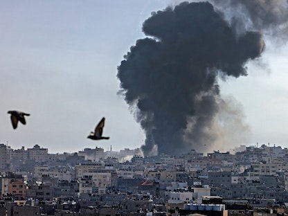 هجوم إسرائيلي سابق على قطاع غزة (صورة أرشيفية). - AFP