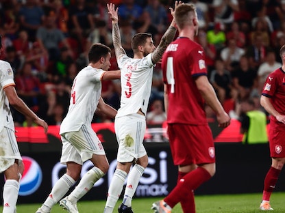هدف مارتينيز يمنح إسبانيا التعادل 2-2 مع التشيك في دوري الأمم