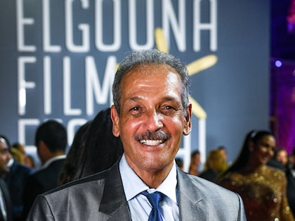 محمد الظريف يحمل جائزة أفضل ممثل في مهرجان الجونة - الدورة الثانية - 28 سبتمبر 2018. - El Gouna Film Festival