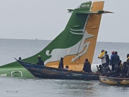 سقوط طائرة في بحيرة فيكتوريا بتنزانيا وإنقاذ مجموعة من ركابها