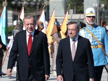 الرئيس التركي رجب طيب أردوغان خلال استقبال رئيس الوزراء الإيطالي ماريو دراجي في أنقرة - 5 يوليو 2022 - REUTERS