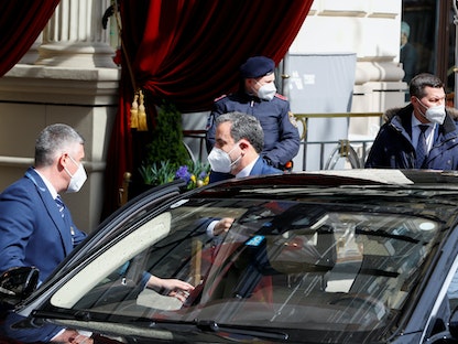 عباس عراقجي، المبعوث الإيراني إلى محادثات فيينا يصل إلى الاجتماع - فيينا - 6 أبريل 2021 - REUTERS