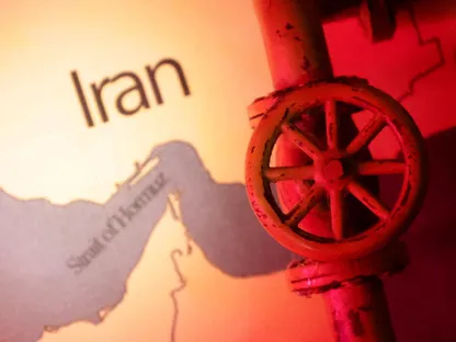 لا تأكيد من إيران.. سفن تتلقى رسائل: المرور من مضيق هرمز "ممنوع"