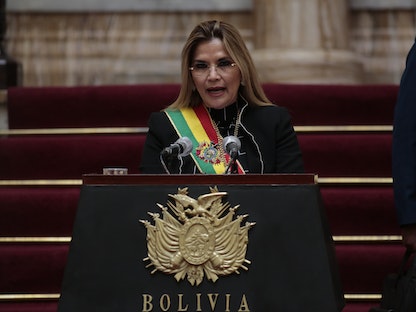 رئيسة بوليفيا السابقة جانين أنييز تلقي كلمة خلال الاحتفال بيوم الاستقلال، 6 أغسطس 2020 - Getty Images
