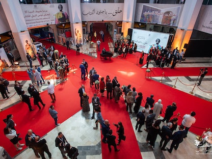 إقبال جماهيري في اليوم الأول لمعرض تونس الدولي للكتاب. 28 أبريل 2023 - Facebook/foireinterlivretunis