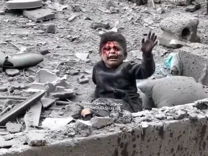 الجيش الإسرائيلي يقتل العشرات بغارات على غزة.. ويهدد بـ"تصعيد أكبر"