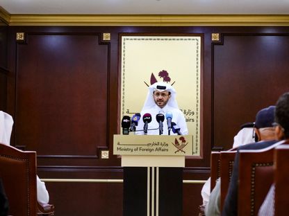 المتحدث باسم وزارة الخارجية القطرية ماجد الأنصاري خلال مؤتمر صحافي في الدوحة. 19 مارس 2024 - Reuters