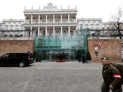 "قصر كوبورغ"، موقع اجتماعات فيينا بشأن الاتفاق النووي الإيراني - فيينا - النمسا - 8 فبراير  2022 - REUTERS