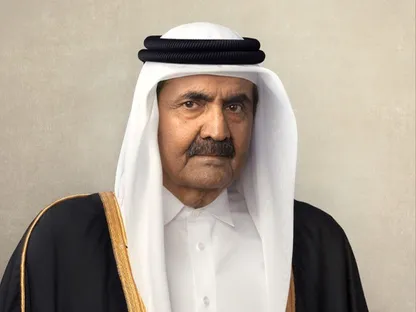 حمد بن خليفة آل ثاني.. محطات في مسيرة أمير قطر السابق